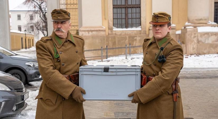 Hazatértek a Vértes hőseinek eltűntnek hitt iratai