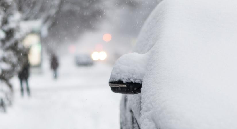 Kiadták a hóviharriasztást: 46 centis hóra és áramkimaradásokra is lehet számítani New York városában