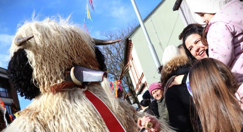 Megnéztük, megijedtünk! Így űzték el a telet a félelmetes kurentek a szomszédos karneválvárosban (galéria 1-2.)