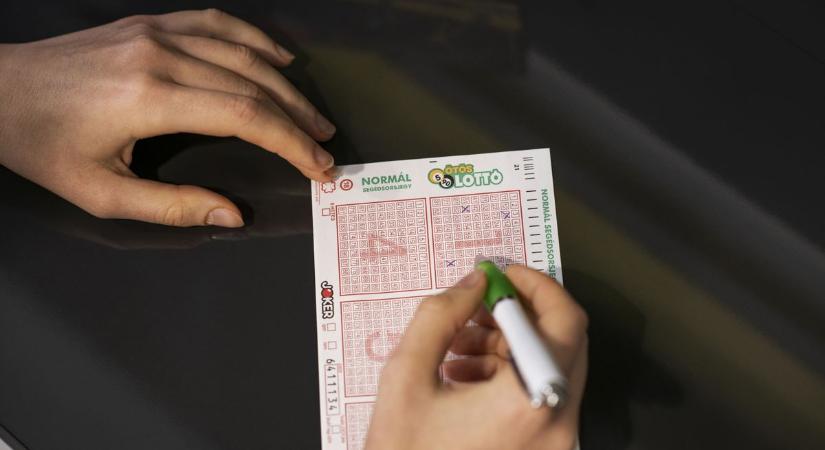 Itt vannak a ötöslottó nyerőszámai: ezek értek közel 5 milliárdot