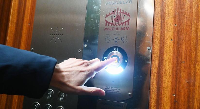 Rémisztő percek a toronyházban: megfeneklett a lift a magasban