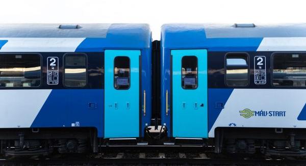 Tragédia: halálra gázolt egy embert a vonat a Balatonnál