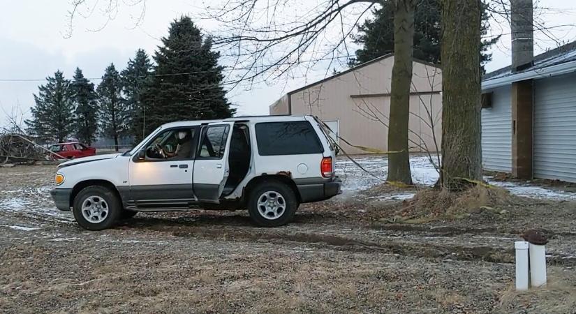 Furcsa módja az autóbontásnak, de hatásos