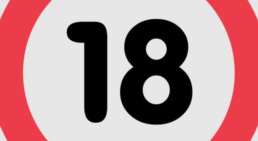 Fölcsúszott a felsője, kibuggyant a nagykövetasszony egyik melle - fotó