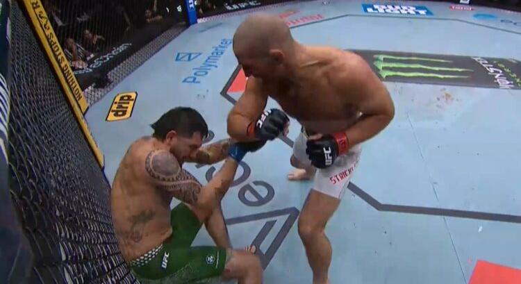 Sean Strickland a harmadikban TKO-zta Hernandezt, kihívta Chimaevet, akit lekurvázott