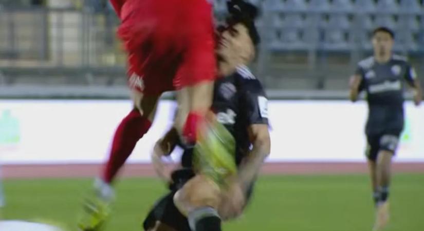 Agyonrúgták a magyar válogatott focistát, nyakmerevítőben vitte el a mentő – videó