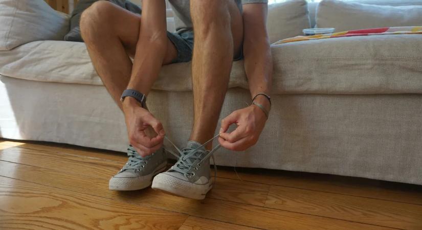 Így lehet a leggyorsabban megkötni a cipőfűzőt – egész életében rosszul csinálta?
