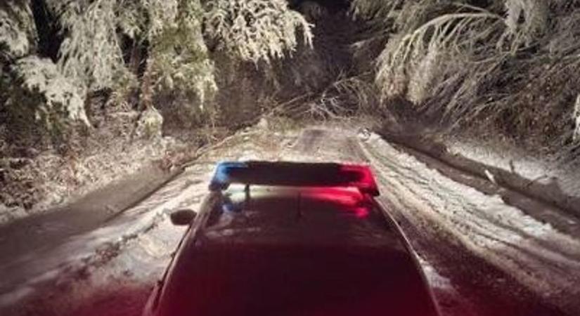 Folyamatosan járják a nehezen megközelíthető falvakat a vasi rendőrök