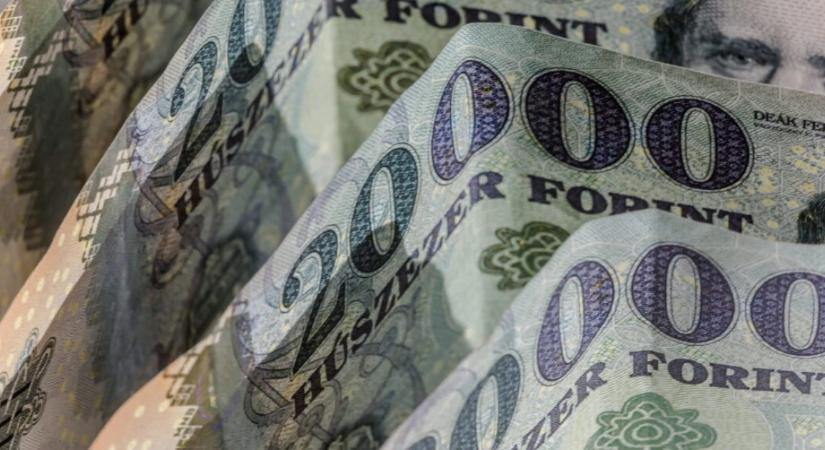 1,6 milliós vidéki csúcsbér, nem Budapesten keresnek ma a legtöbbet. Interaktív térképen a magyar fizetések