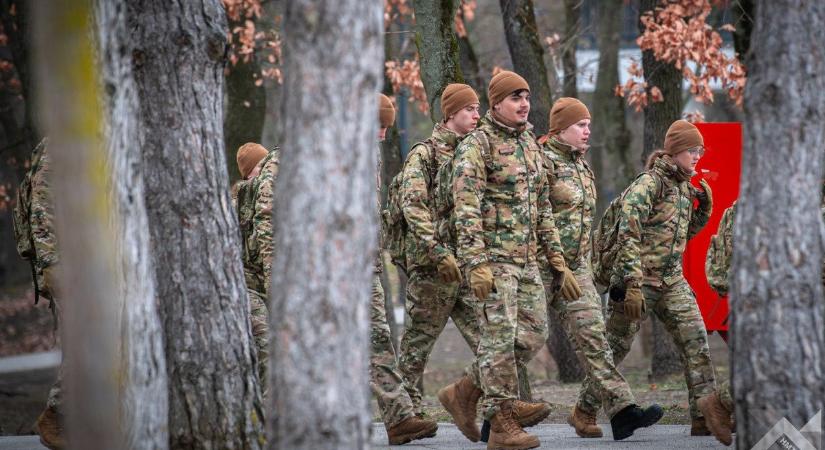 Haditorna a Balatonnál