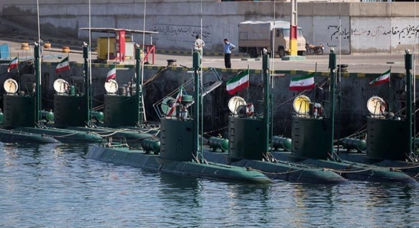 Gerilla-tengeralattjárókkal fenyegeti Irán az amerikai flottát