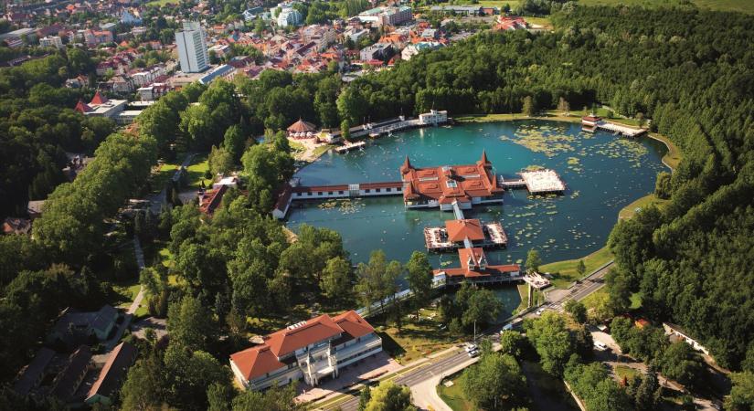 Tervpályázat rajzolhatja újra a Hévízi Tófürdő jövőjét