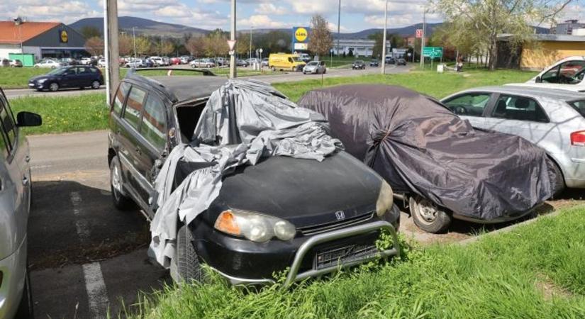 Ellepik a roncsautók a várost – hol a közterület-felügyelet?