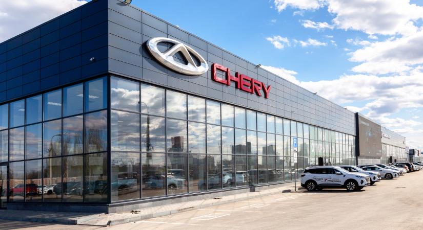 Tarolnak a kínai autók Európában: mindenki ezeket keresi, Magyarországon is tart az őrület