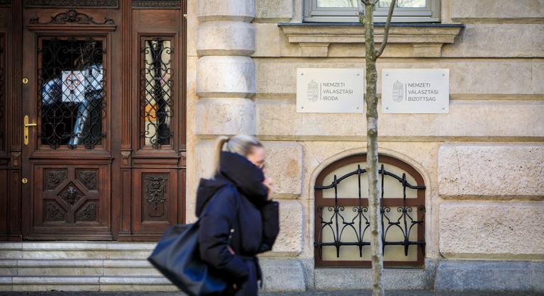 Az „orosz trükk” megérkezett Magyarországra, Magyar Péter és Tisza Péter is indul a választáson