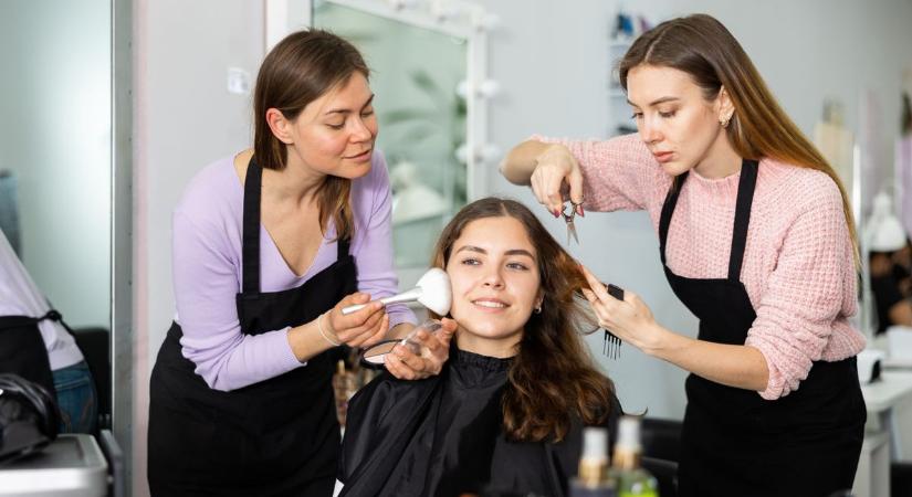 Ismét a hölgyek kerülnek előtérbe: ingyenes haj és smink nőnap alkalmából