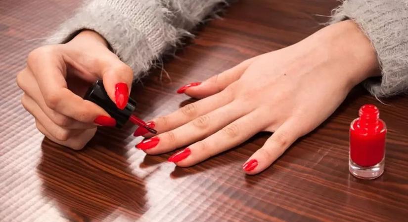 Felfedtük a titkot: ilyen körmöket készíttetnek maguknak a 70 év feletti nők