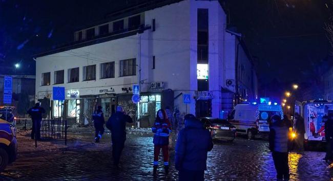 Robbantásos terrortámadás történt éjjel Lembergben, egy rendőr meghalt, tizenöten megsérültek