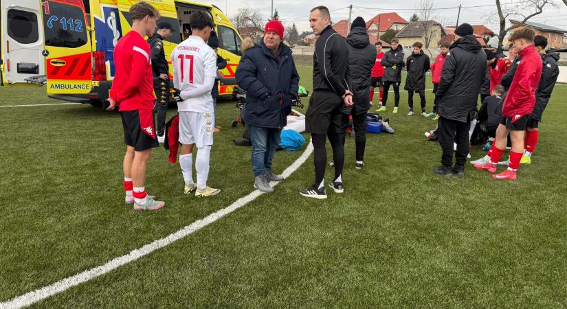 Drámai jelenetek az edzőmeccsen: két játékost is kórházba kellett szállítani