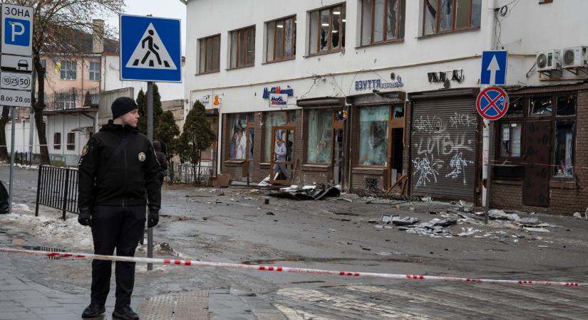 Terrortámadásban egy rendőr meghalt, 24-en megsérültek a nyugat-ukrajnai Lvivben
