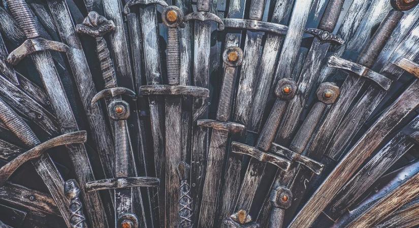 Rejtett kapcsolat köti össze A hét királyság lovagja sorozatot a Trónok harcával