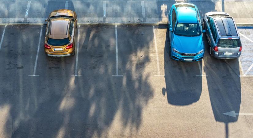 Elképesztő visszaesés az autópiacon: szenvednek a nagy európai gyártók, ebből nem lesz repülőrajt