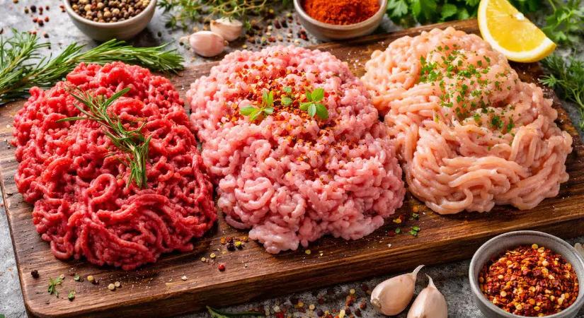 Marha, sertés vagy csirkehús? Tanuld meg, hogyan fűszerezd a darált húst, hogy ne legyen ízetlen, és szépen szaftos maradjon