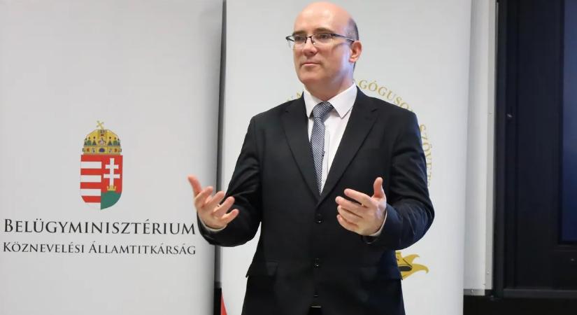 Márciusban egyszeri többletjuttatást kapnak a pedagógusok