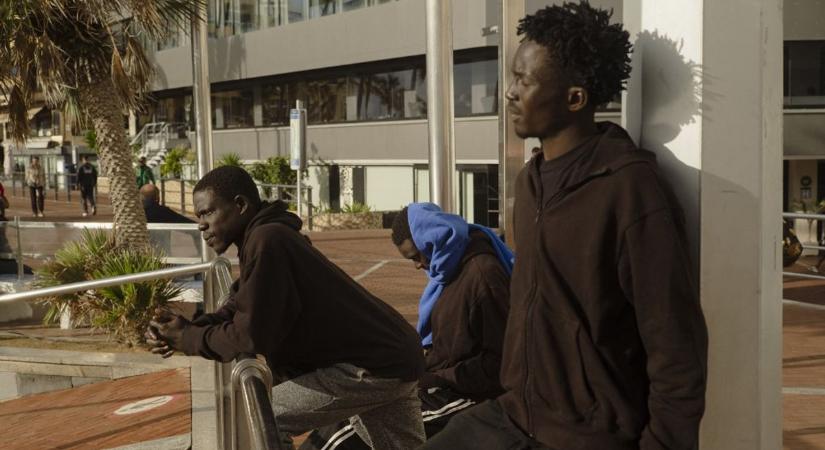 Beindult a baloldali terv: szélesre tárja a kapukat a migránsok előtt Spanyolország