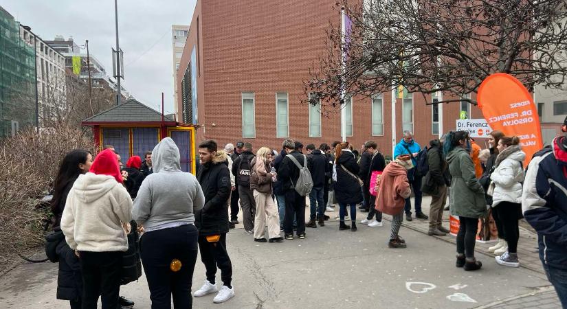 A Fidesznek gyűlt össze először a szükséges ajánlás