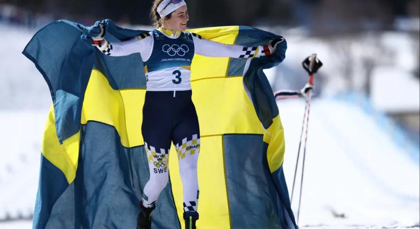 Pokolból a mennybe: megint esett a svéd sífutónő, aztán tönkreverte a mezőnyt