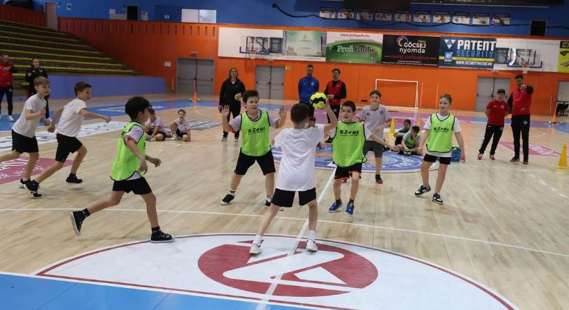 Kis kézilabdások nagy pillanatai - Sulikézi Fesztivált rendeztek Zalaegerszegen (galéria)