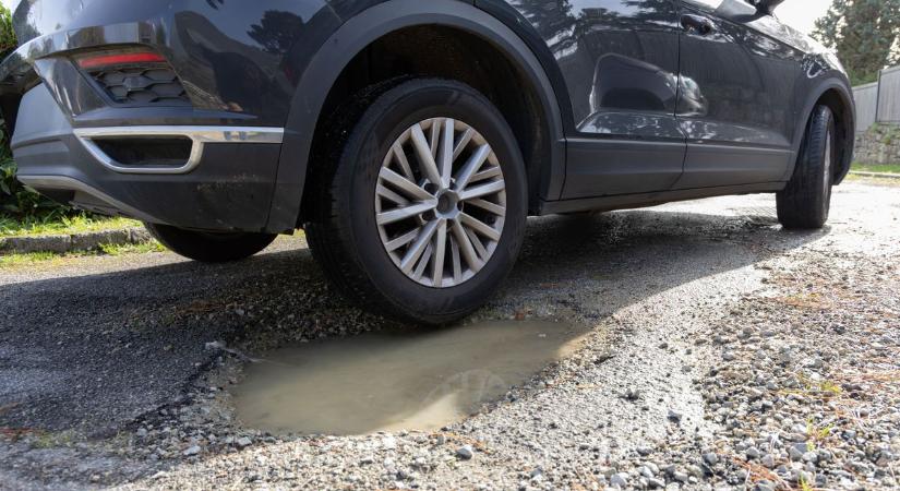 Kátyúba hajtott? – Mutatjuk, hogyan érvényesítheti a kárigényét!