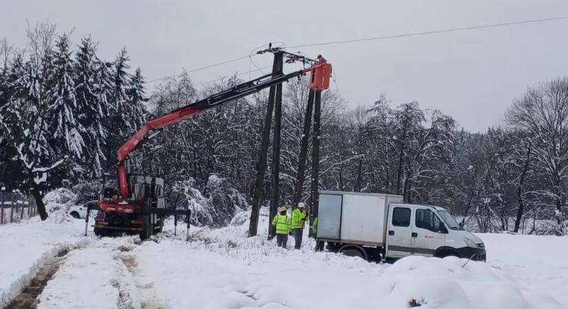 Megsemmisült a hálózat egy része az Őrségben, sok településen továbbra sincs áram