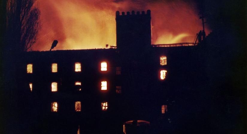 „Zárt, katlanszerű tűzzel volt dolgunk” - 40 éve történt a komáromi malomtűz