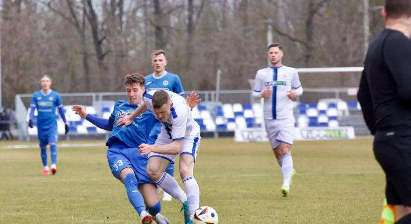 Röpködtek a lapok Szegeden, elvitt egy pontot a Tiszakécske