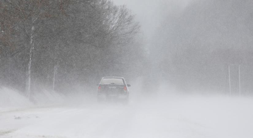 Megsemmisült egy teljes térség villamoshálózata Nyugat-Magyarországon: még jó ideig akadozni fog az áramszolgáltatás