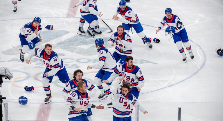 Hosszabbításban dőlt el az aranyérem sorsa, az Egyesült Államok nyerte a férfi hokitornát
