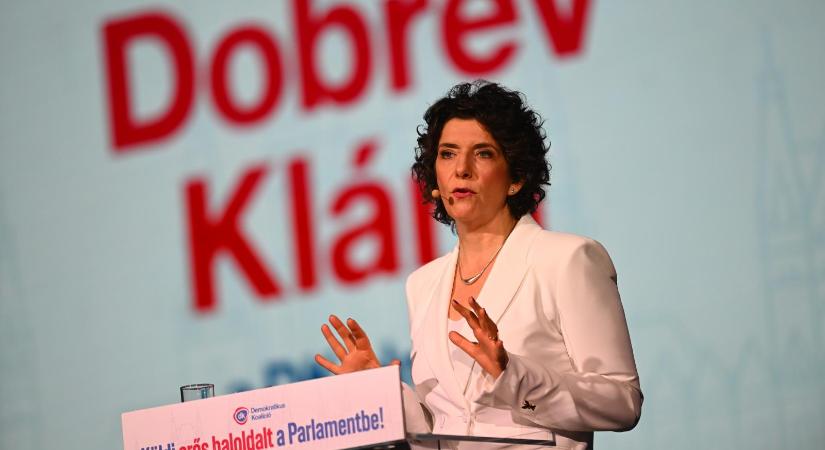 Vármegyék és fősipánok helyett modern köztársaságot akar a Demokratikus Koalíció, betiltaná a nemesi címek használatát is