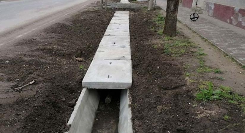 Hamarosan megújulhat a csapadékvíz-elvezető rendszer a szabolcsi településen