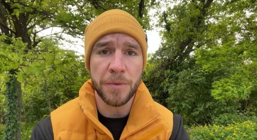 Segélykérő üzenetet írt Molnár Áron, 10 millió forintot húztak ki a zsebükből