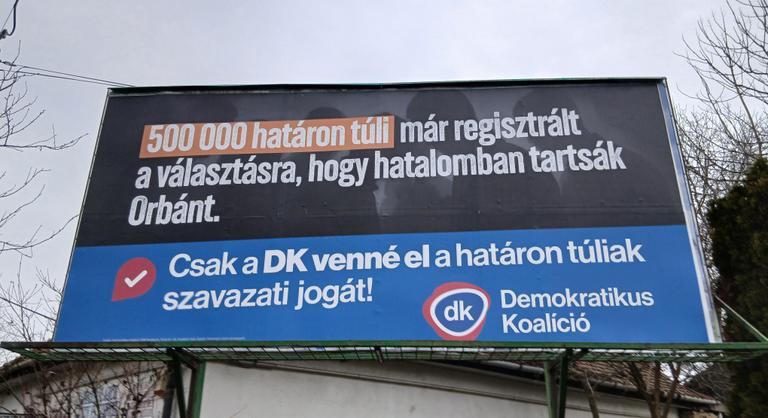 A DK megint hatalmasat rúgott a magyarságba, pedig saját magának köszönheti, hogy nincs támogatottsága