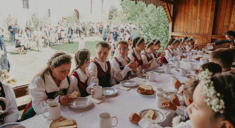 Kisebb lakodalom vagy családi ebéd? – Az elsőáldozás ára Székelyföldön