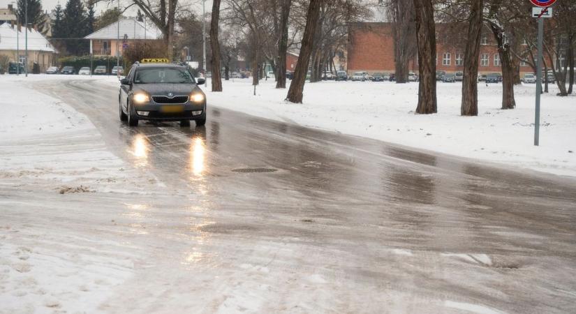 Csúszóssá váltak az utak – mikor jön a változás?