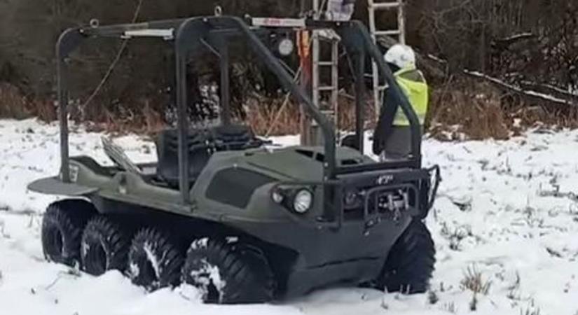 Mocsárjáróval a terepen: így állították helyre az áramellátást Nemesmedvesnél