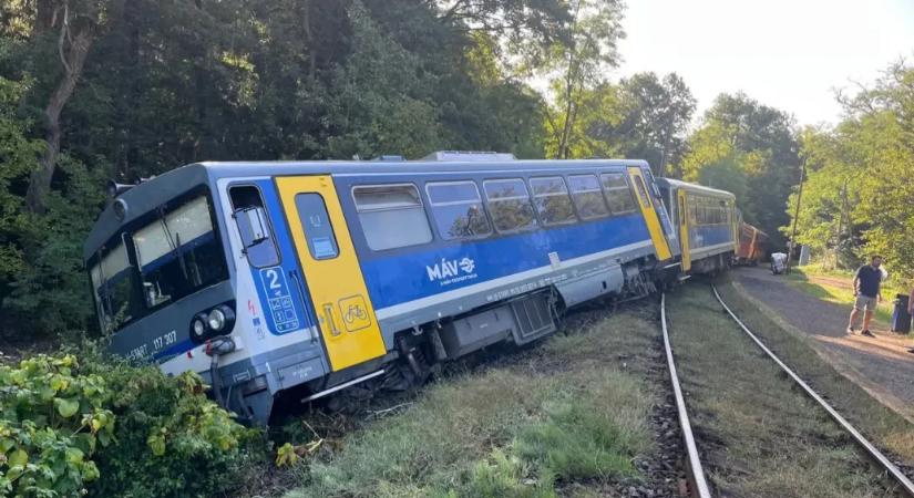 Még Lázárnak is megígérték, mégsem árulja el a MÁV, hogy miért siklott ki a vonat Magyarkútnál