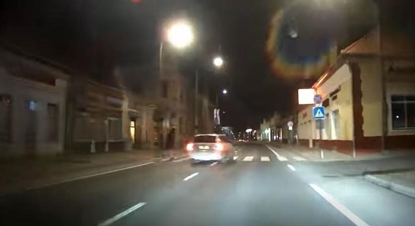 Nem sokon múlt az életük: szinte felfoghatatlan, amit a zebránál tett az ámokfutó  Videó