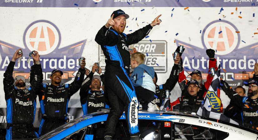 Leamortizált Toyotával lehetetlen győzelem: Tyler Reddick olyat tett Atlantán, amire 17 éve senki sem volt képes