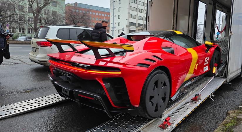 500 milliós autót vásároltak egy budapesti kereskedésben