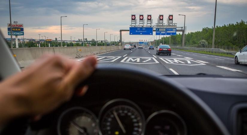 Hivatalos: változás jön a B és a C-kategóriás jogosítványoknál